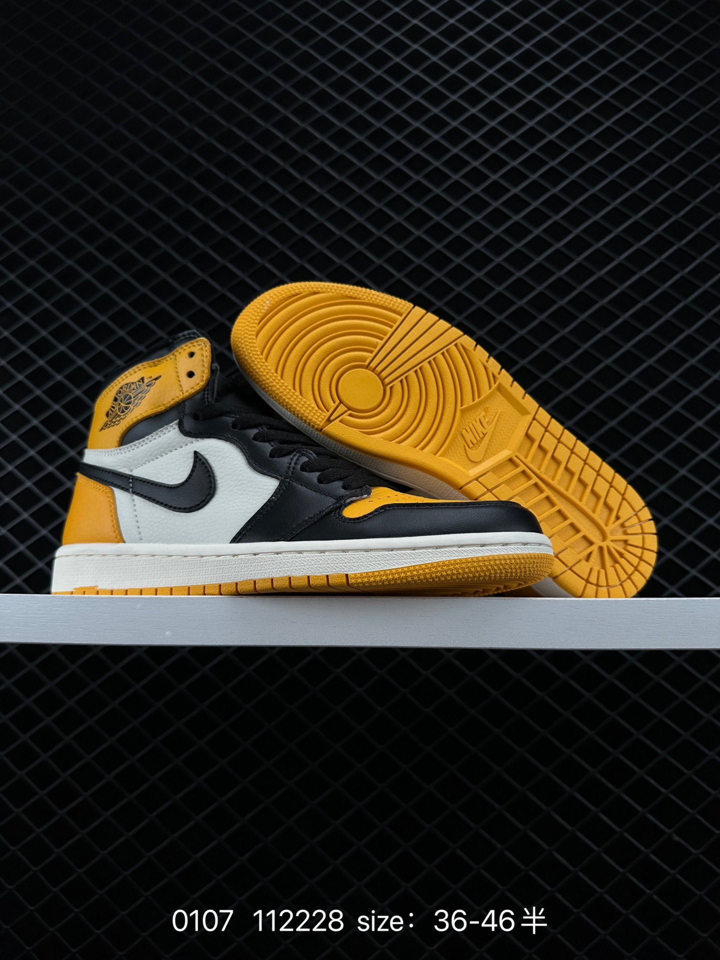 Nike Air Jordan 1 Retro High OG”Black/White“